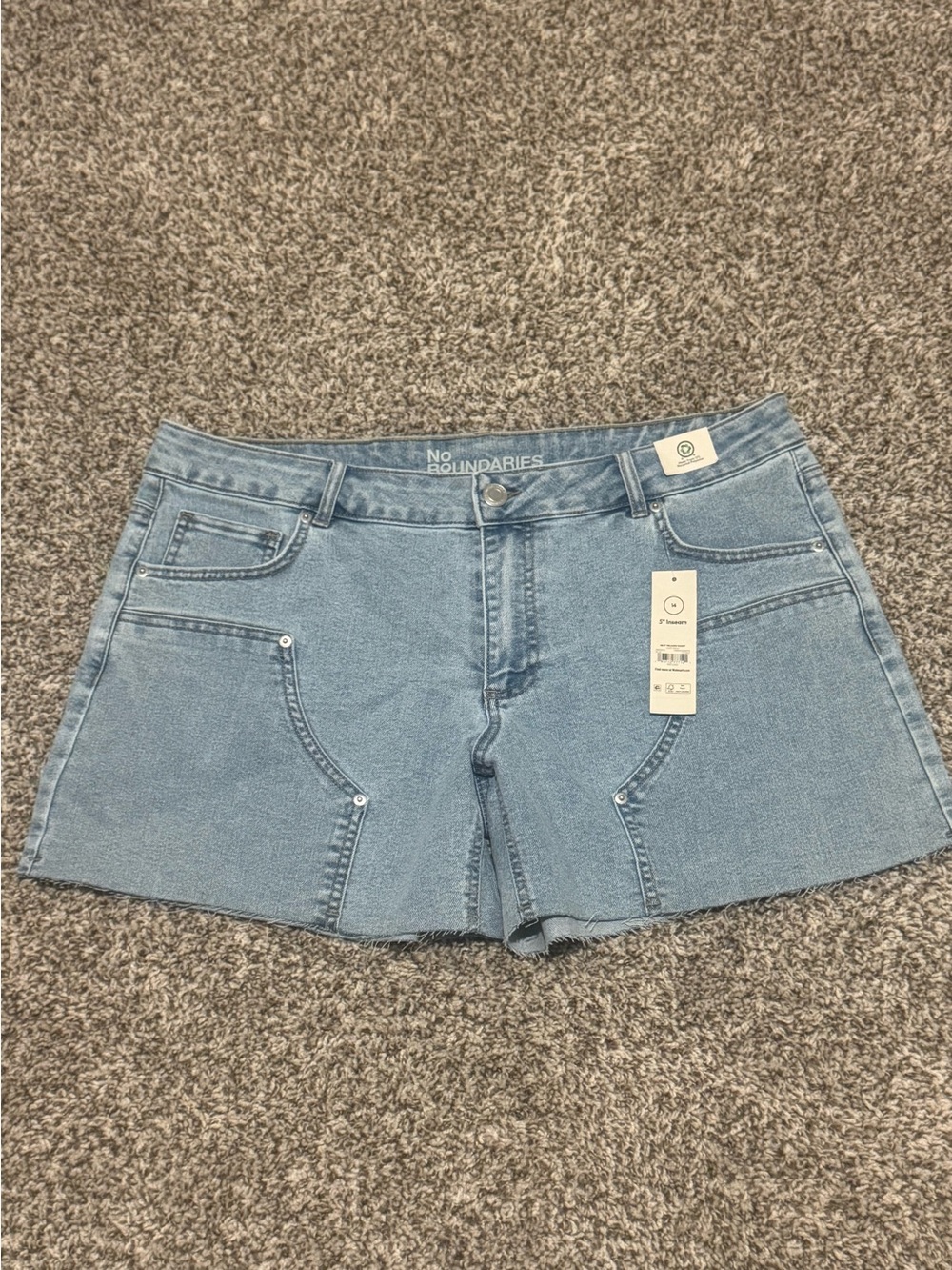 No Boundaries Women’s 5” Relaxed Denim Shorts Light Wash Size 14
